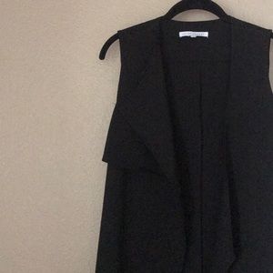 BLACK TRENCH VEST